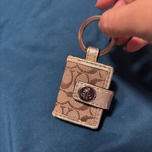 Coach Signature C Monogram Keychain Charm Gold Metallic turn lockLeather